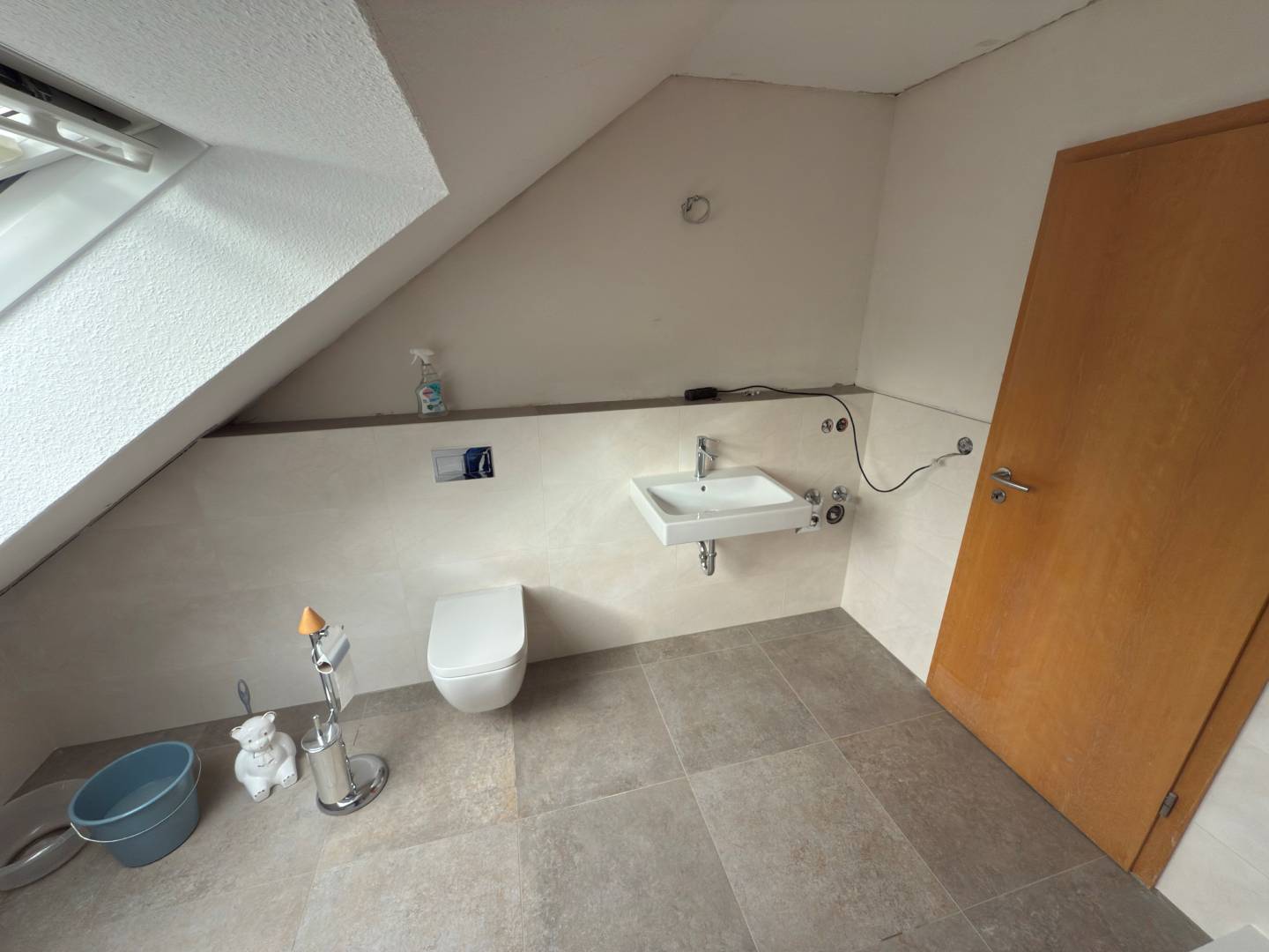 Modernes Badezimmer